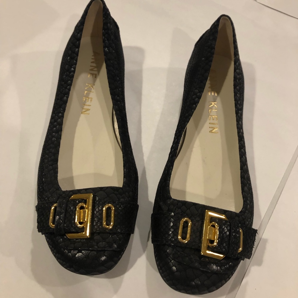 ANNE KLEIN Black Ballet Flats with buckle
